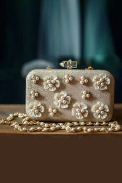 LA FLOR DE PERLA CLUTCH -Trish Scully 11