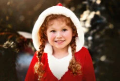 SANTA'S LITTLE HELPER 8 SANTA'S LITTLE HELPER -Trish Scully 121 3