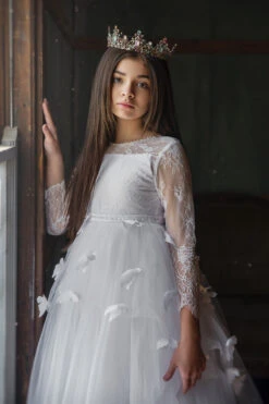 MISTRAL CROWN -Trish Scully 1 609f186a f440 4a00 86c9 c3535e17bd27