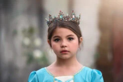 LADY MONTAGUE -Trish Scully 204 5