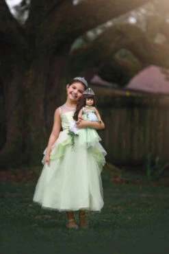FROG PRINCESS GOWN & BELT SET 12 FROG PRINCESS GOWN & BELT SET -Trish Scully 292 5