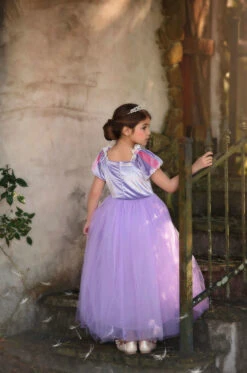 DARLING DAMSEL -Trish Scully 298 4