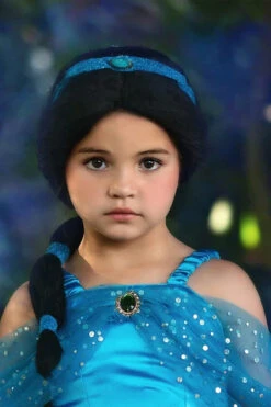 BRUNETTE WIG -Trish Scully 43 d75736ed 17dd 4c75 934b 5db03b29e439