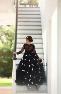 MARIPOSA GOWN BLACK & WHITE -Trish Scully 64 2 31f0c615 5a88 4d58 b771 9d9a351cd88d